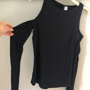 Cold shoulder black long sleeve